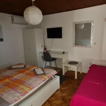 Sobe Zimmer Rooms Nika Tusilovic エクステリア 写真