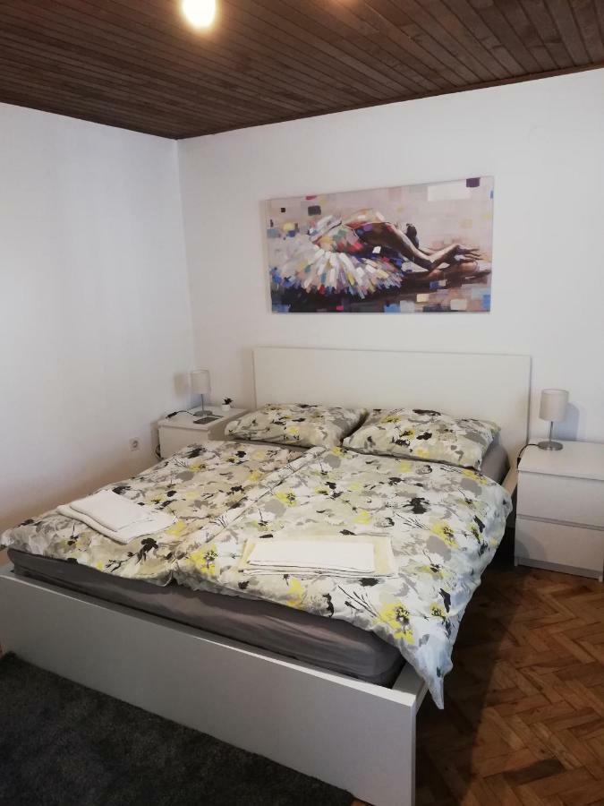 Sobe Zimmer Rooms Nika Tusilovic エクステリア 写真