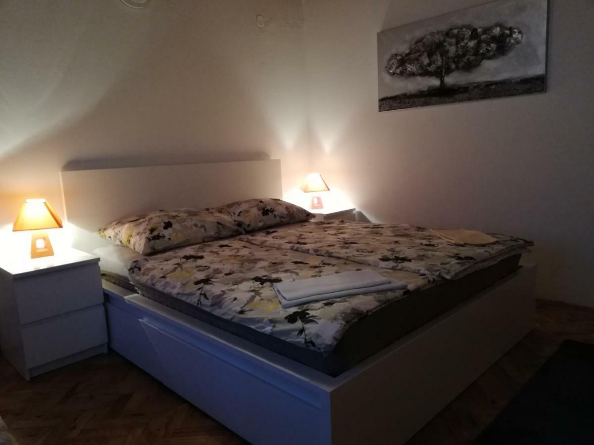 Sobe Zimmer Rooms Nika Tusilovic エクステリア 写真
